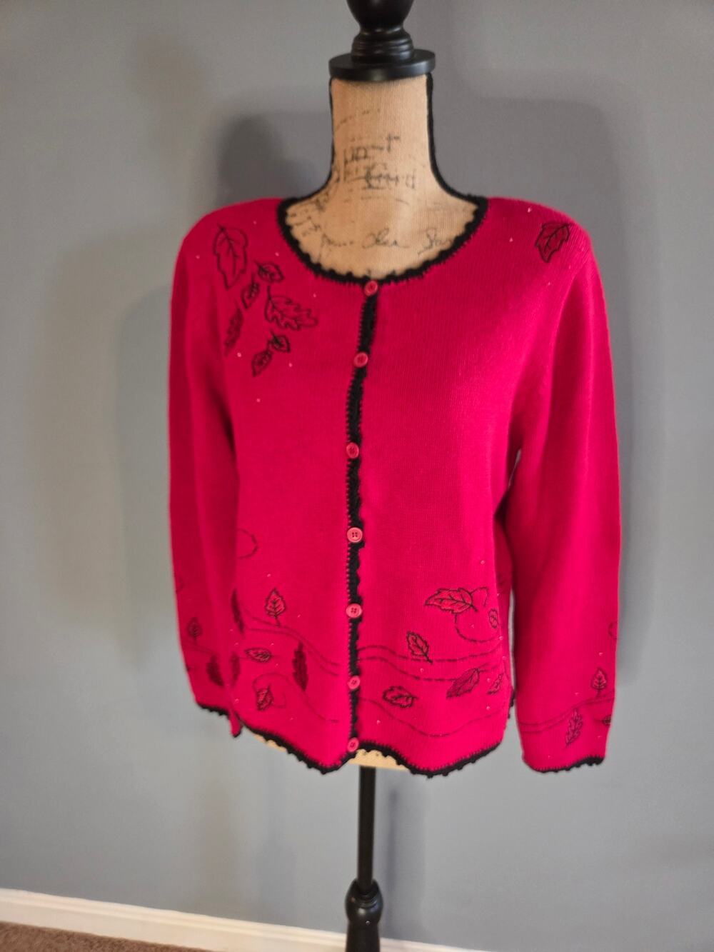Vintage hand embroidered knit red fall button sweater cardigan leaves L